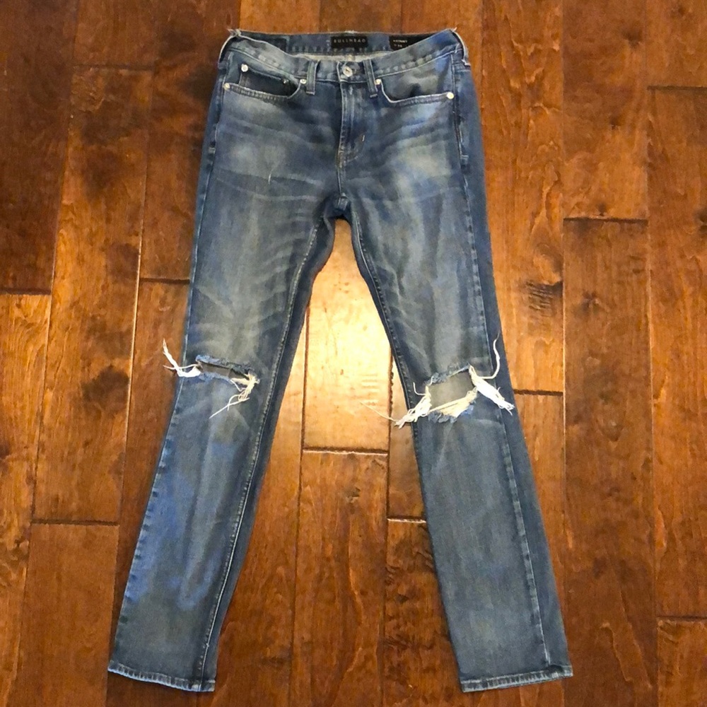 Bullhead skinny distressed jeans